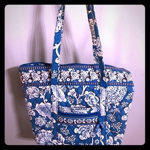 Vera Bradley medium sized shoulder tote